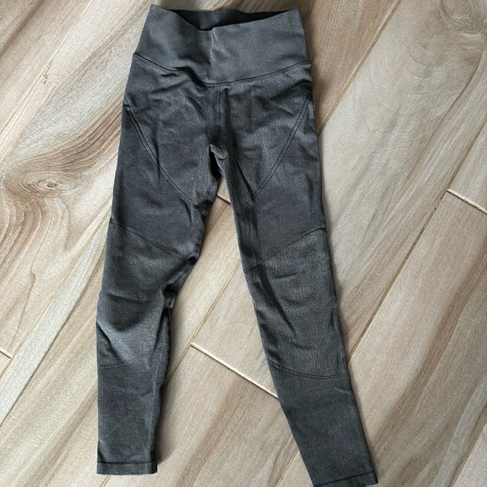 AERIE LEGGINGS, PERFECT CONDITION